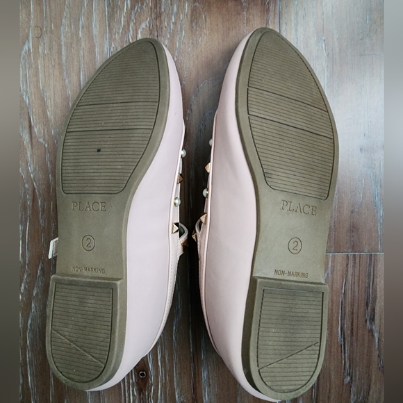 Girls size 2 Children's Place dress shoes. Light pink. Never worn! - Picture 2 of 4